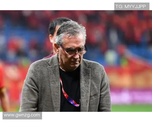 黄静的足球人生：从草根球员到职业教练的深度对话与成长历程