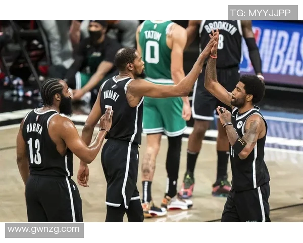 广州篮球队配合问题引发热议球迷对战术和球员默契提出不同看法MBA